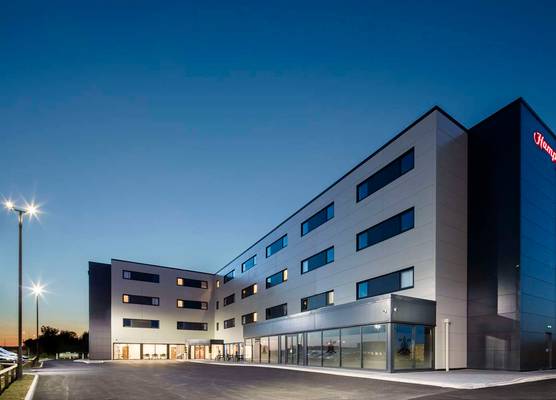 Hampton By Hilton Humberside Airport 1