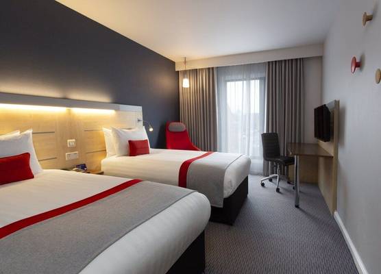 Holiday Inn Express CHELTENHAM TOWN CENTRE by IHG 1