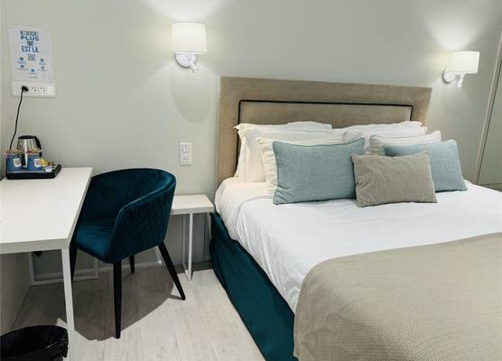 Kyriad Saumur Hyper Centre Hôtel, Appartements, Séminaires et SPA soins Sothys Paris 1