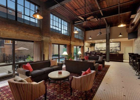 Hampton Inn & Suites New Orleans Convention Center 1
