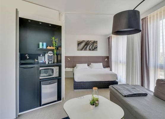 Novotel Suites Paris Issy Les Moulineaux 1