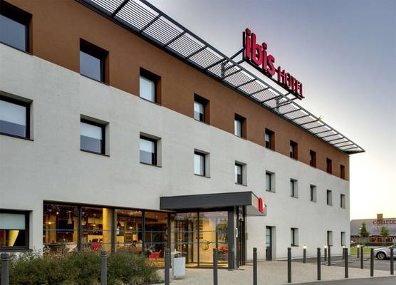 ibis Montceau les Mines 1