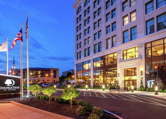 Doubletree By Hilton Youngstown Downtown 1
