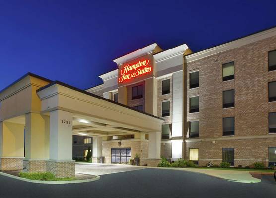Hampton Inn & Suites Elyria 1
