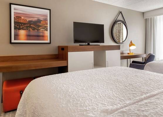 Hampton Inn Rockford 1