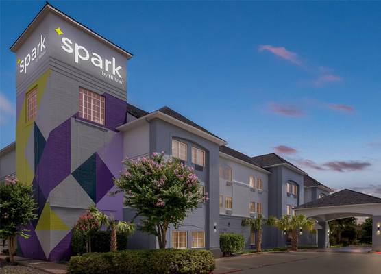 Spark By Hilton Missouri City 1