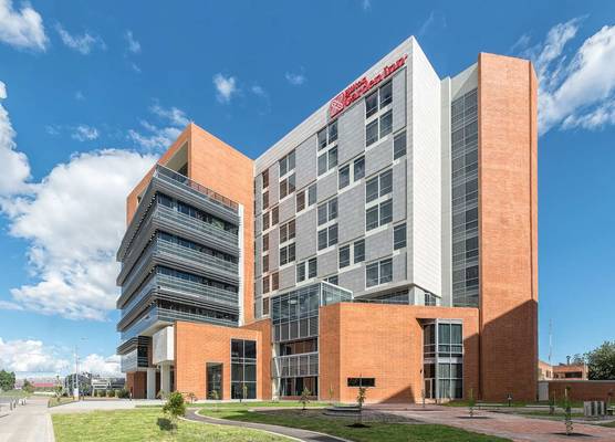 Hilton Garden Inn Bogota Airport 1