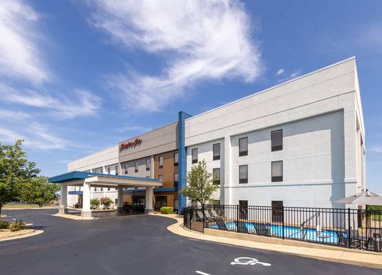Hampton Inn Saint Robert 1