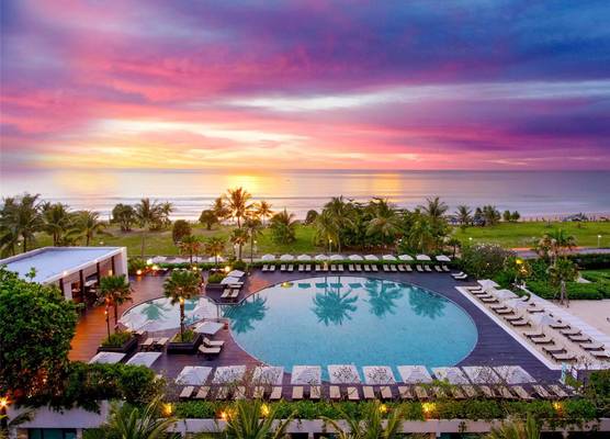 Pullman Phuket Karon Beach Resort 1