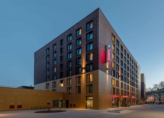 Hampton by Hilton Düsseldorf City Centre 1