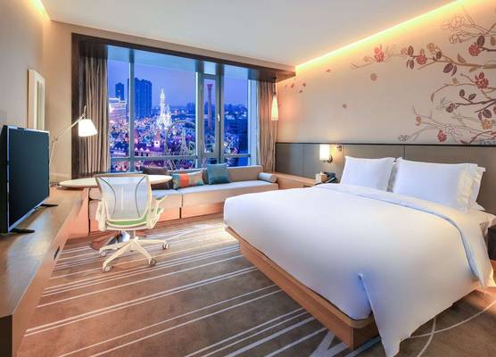 Hilton Garden Inn Ningbo 1