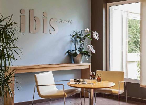 Ibis Cornella 1