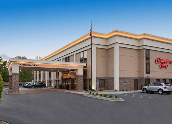 Hampton Inn Port Huron 1