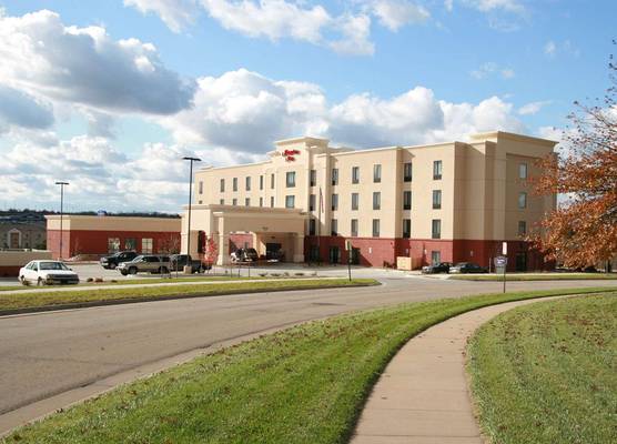 Hampton Inn Topeka 1