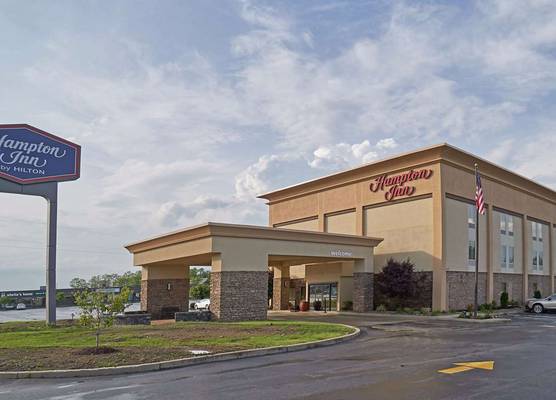 Hampton Inn Uniontown 1
