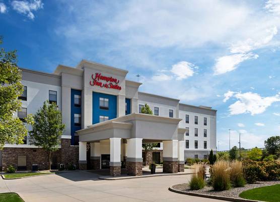 Hampton Inn & Suites Canton 1