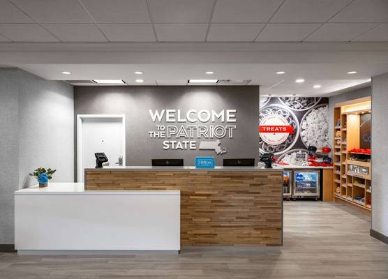 Hampton Inn & Suites Cape Cod-West Yarmouth 1
