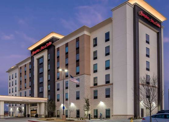 Hampton Inn & Suites Dallas-The Colony 1