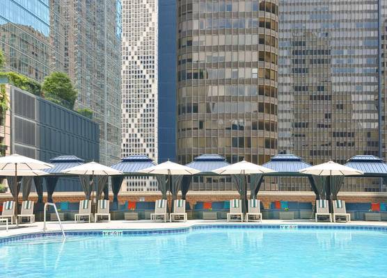 DoubleTree by Hilton Chicago-Magnificent Mile 1