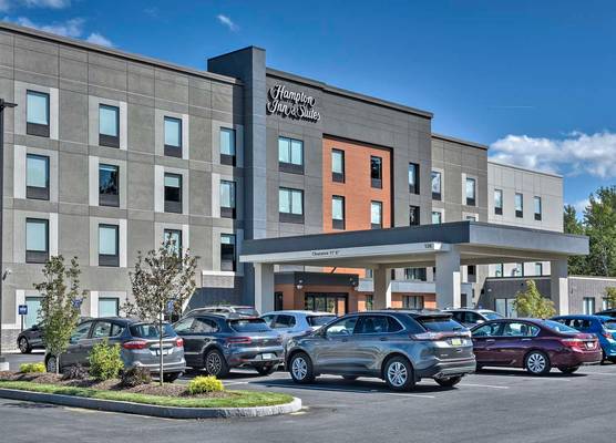 Hampton Inn & Suites Keene 1