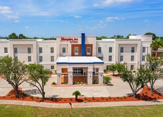 Hampton Inn Houston-Pearland 1