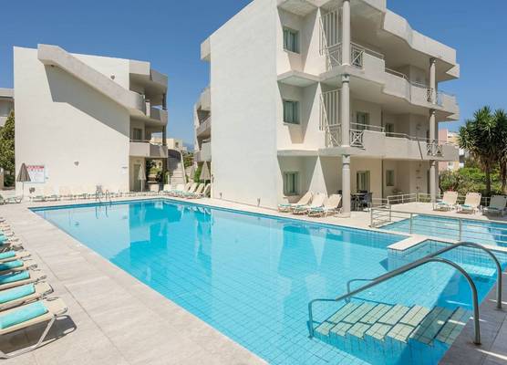 Summer Beach Hotel 1