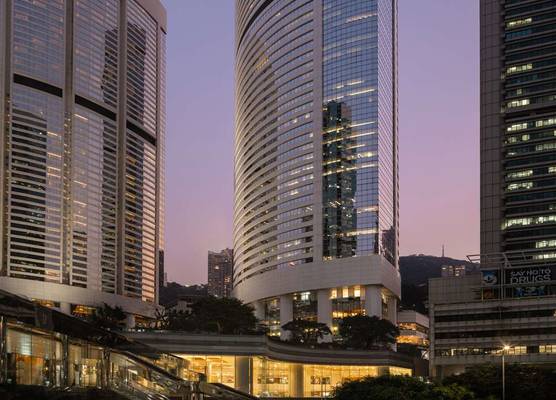 Island Shangri-La, Hong Kong 1