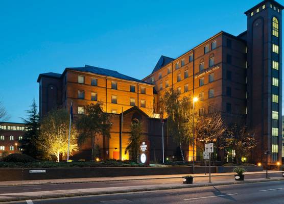 Crowne Plaza LEEDS by IHG 1