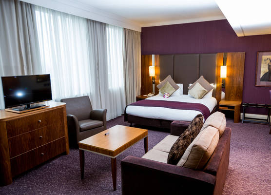 Crowne Plaza LONDON - EALING by IHG 1