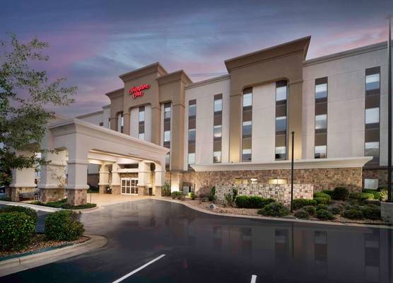 Hampton Inn Bryant 1