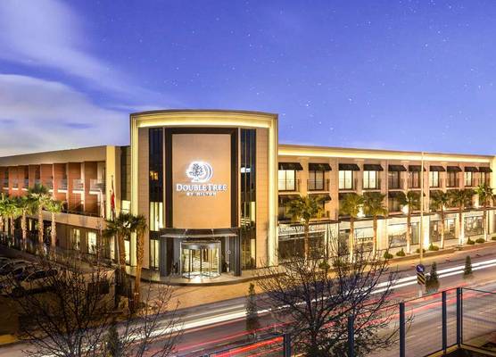 DoubleTree by Hilton Izmir Airport 1