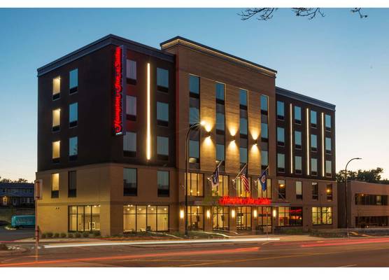 Hampton Inn and Suites Minneapolis University Area, MN 1