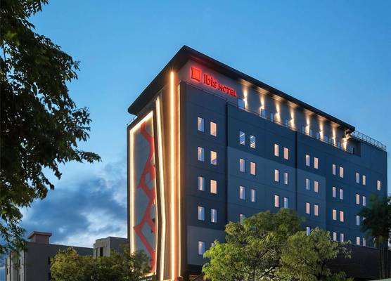 ibis Surabaya Tidar 1