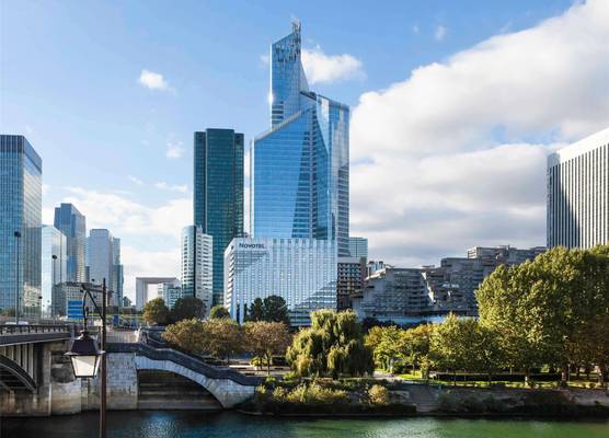 Novotel Paris La Defense Esplanade 1