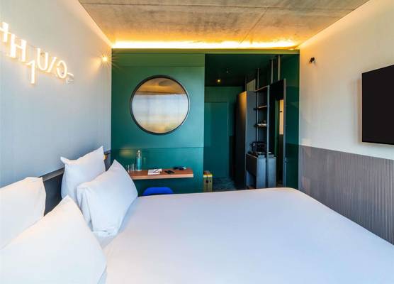 TRIBE Paris Clichy 1
