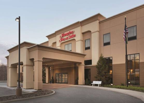 Hampton Inn & Suites Mahwah 1