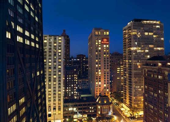 Hilton Chicago/Magnificent Mile Suites 1