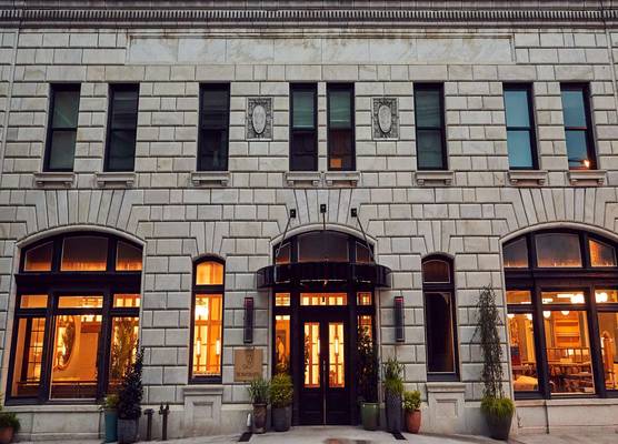 The Drayton Hotel Savannah, Curio Collection by Hilton 1