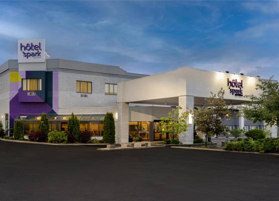 Spark by Hilton Montreal Brossard 1