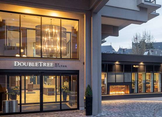 DoubleTree by Hilton Hotel & Suites Victoria 1