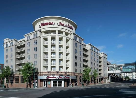 Hampton Inn & Suites Memphis-Beale Street 1
