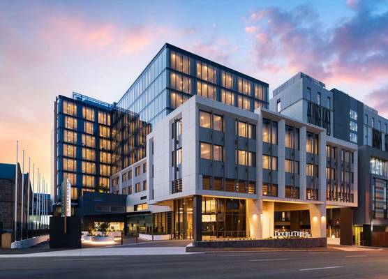 DoubleTree by Hilton Hobart 1