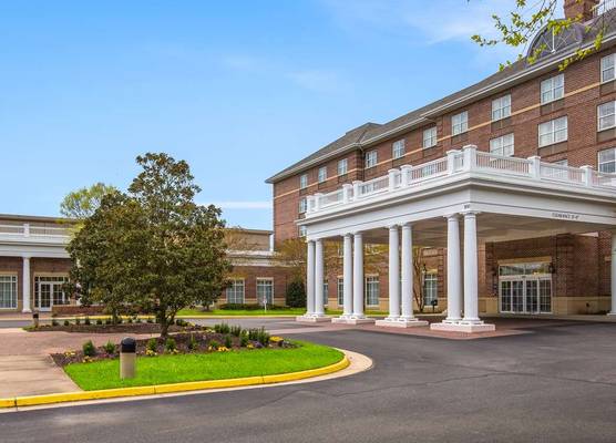 Hilton Garden Inn Suffolk Riverfront 1