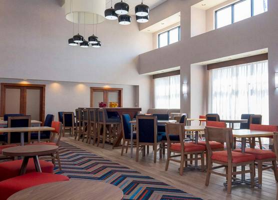 Hampton Inn & Suites Riverton 1