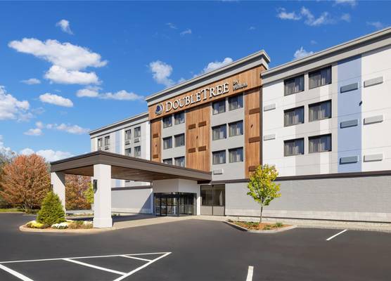 DoubleTree by Hilton Concord Downtown 1