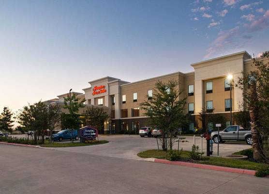 Hampton Inn and Suites Hutto 1