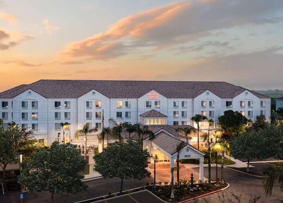 Hilton Garden Inn Bakersfield 1