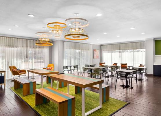 Spark by Hilton Pearland 1