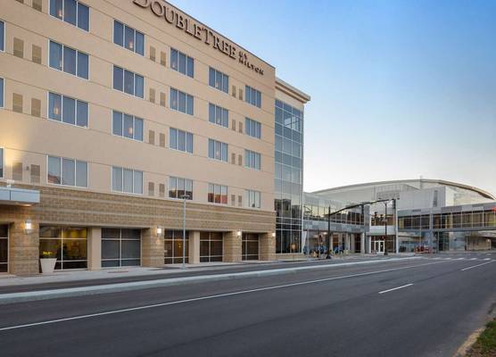 DoubleTree by Hilton Evansville 1
