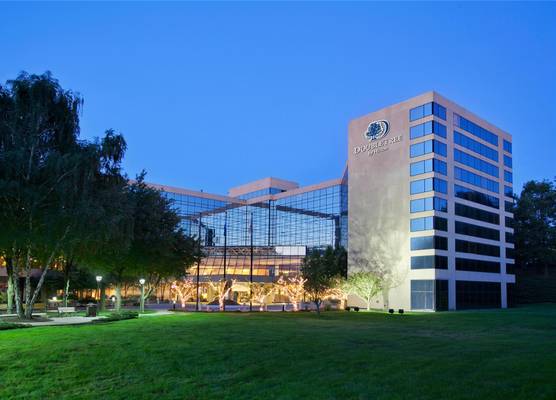 DoubleTree by Hilton Stamford 1